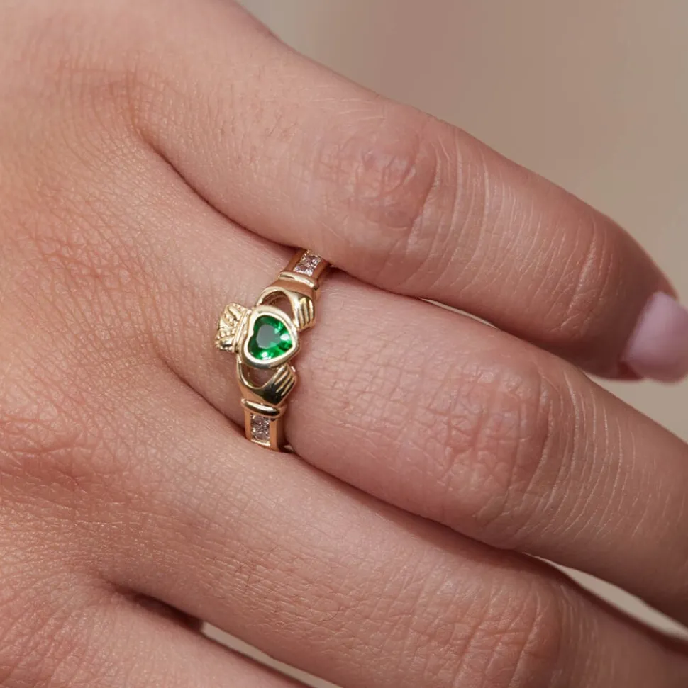 9ct Claddagh Green Heart Cubic Zirconia Shoulders Ring