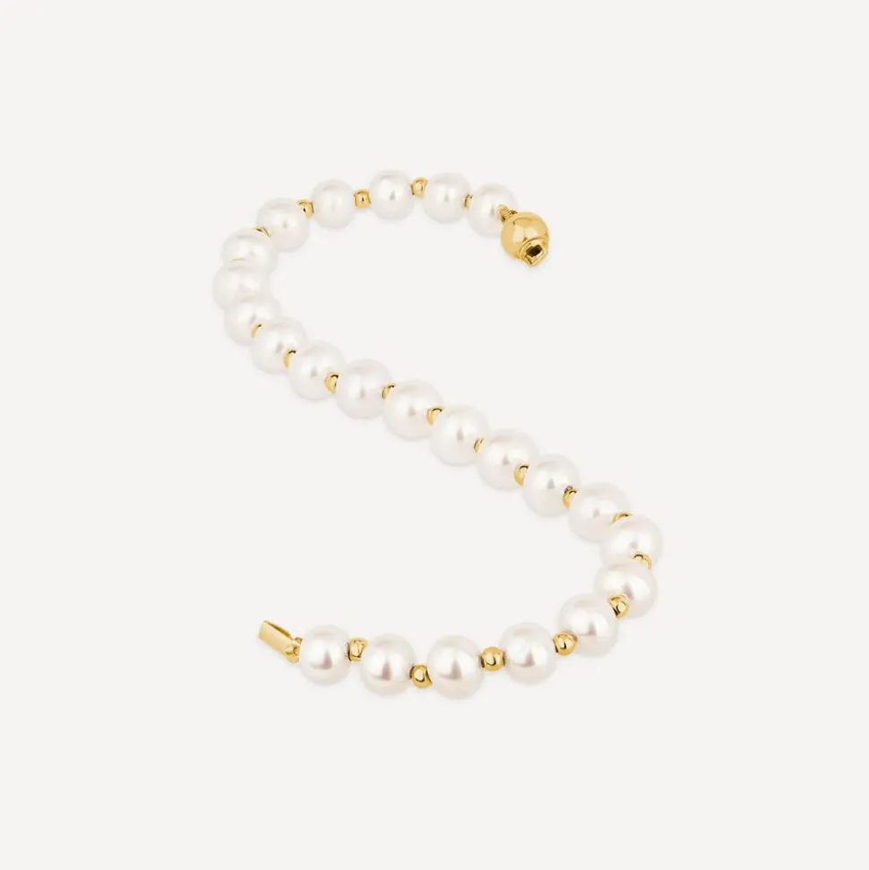 9ct Cultured Freshwater Pearls and a Gold Beat Bracelet