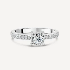 18ct White Gold 0.50ct Diamond Illusion Solitaire Pave Shoulders Ring