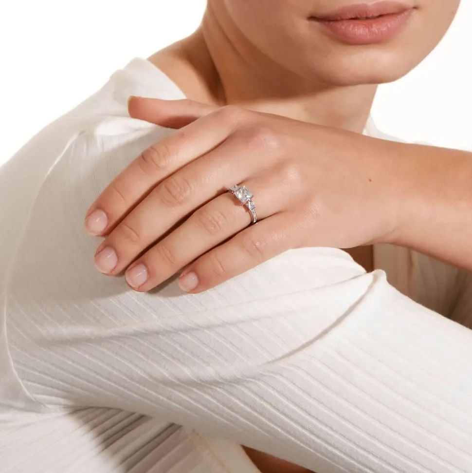 9ct White Gold Dress Ring