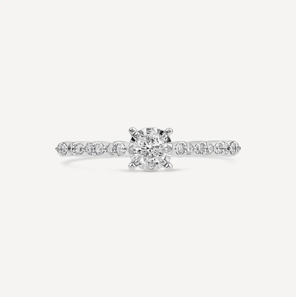 18ct White Gold Illusion Solitaire Vintage 0.37ct Diamond Shoulders Ring
