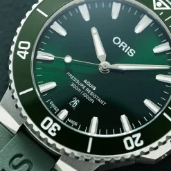 Oris Aquis Date 43.5mm Green Dial Rubber Strap Watch