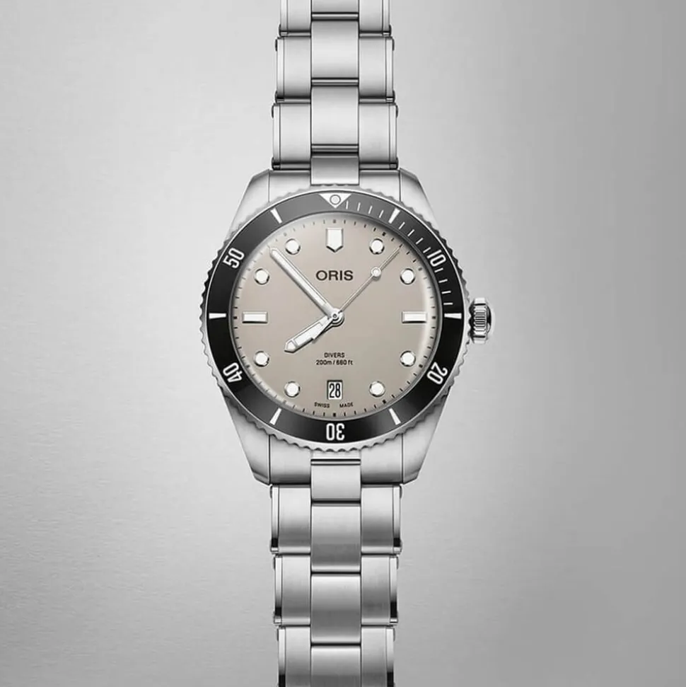 Oris Divers Date 39mm Beige Dial Stainless Steel Bracelet & Black Rubber Strap Watch