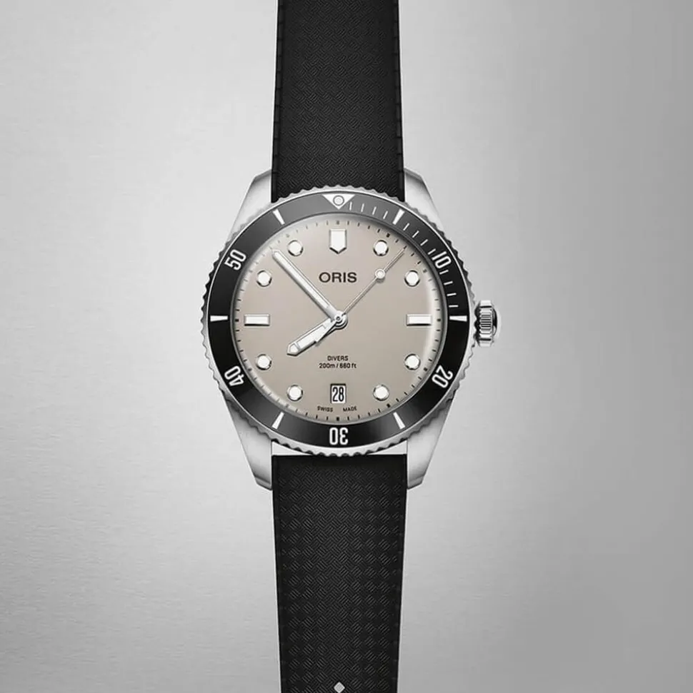 Oris Divers Date 39mm Beige Dial Stainless Steel Bracelet & Black Rubber Strap Watch