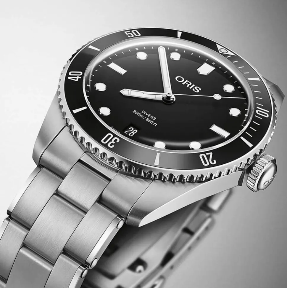 Oris Divers Date 39mm Black Dial Stainless Steel Bracelet & Black Rubber Strap Watch