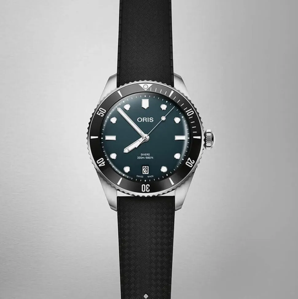 Oris Divers Date 39mm Blue Dial Stainless Steel Bracelet & Black Rubber Strap Watch