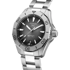 TAG Heuer Aquaracer Professional 200 Date 40mm Black Dial Stainless Steel Bracelet Watch